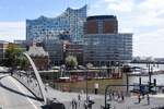 HAMBURG, 29.06.2018, Blick vom U-Bahnhof Baumwall zur Elbphilharmonie