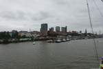 an der Elbe am 14.7.2019: Hamburg, Blick auf St.