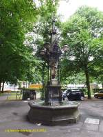Hamburg am 25.7.2014: „Vierlnderinnen Brunnen“  auf dem Hopfenmarkt vor der Nikolaikirche