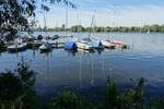 Hamburg am 7.10.2019: Bootsanleger auf der Auenalster an der Strae Schne Aussicht /