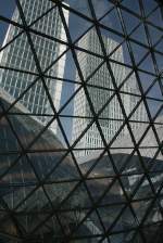 Blick durch die sehr futuristisch anmutente Glaskonstruktion der Zeil Galerie.10.05.09.