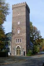 Frankfurt am Main, Haus Rapunzelturm in der Sebastian-Rinz-Strae, Stadtteil Westend (Aufnahme vom 19.10.2008) ehemaliger Wasserturm  der 1845 fr Anselm Mayer Rothschild durch den Architekten Jakob