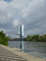 Blick ber den Main nach Frankfurt, 20.06.2014.