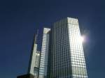 Der EuroTower, dahinter der Commerzbank Tower.