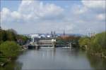 Kassel - Blick von der Hafenbrücke über das Stauwehr auf die Innenstadt