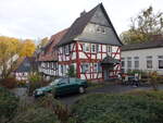 Laubach, schnes Fachwerkhaus am Kirchplatz (31.10.2021)