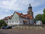 Bebra, Fachwerkhuser und Auferstehungskirche in der Pfarrstrae (04.06.2022)