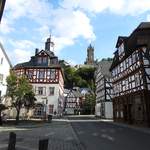 DILLENBURGER FACHWERK  Wunderschnes Fachwerk-Ensemble mit dem alten Rathaus links und dem WILHELMSTURM,dem Wahrzeichen  der Oranierstadt im Hintergrund- am 1.9.2017....