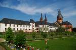 Kloster Seligenstadt mit grter noch erhaltener Basilika aus der Karolingerzeit   (26.04.2009)