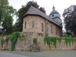 Niederurff, evangelische Kirche, sptgotische Saalkirche, erbaut um 1500 (05.08.2022)