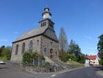 Helpershain, evangelische Kirche, erbaut von 1908 bis 1909 aus Basalt (14.05.2022)
