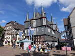 Frankenberg (Eder), 10-trmige Rathaus, erbaut 1509 zwischen Ober- und Untermarkt (06.08.2022)