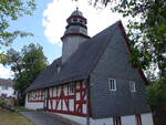 Reddighausen, evangelische Kirche, erbaut 1495, barocker Dachreiter von 1733 (06.08.2022)