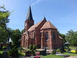 Sukow, evangelische Kirche, neugotische Dorfkirche von 1883 (21.06.2026)