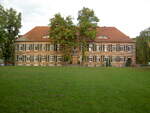 Sdmritz, Gutshaus Ludorf, erbaut 1698, heute Hotel mit Restaurant (17.09.2012)