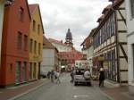 Waren/Mritz, Huser in der Groen Burgstrae mit Turm der Marienkirche (17.09.2012)