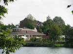 Grevesmhlen; Blick zum Sdufer des Ploggensees mit dem Restaurant  Seeschlchen .