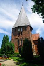 Elmenhorst bei Kalkhorst, Dorfkirche, frühgotische Backsteinkirche, erbaut ab 1230 (12.07.2012)