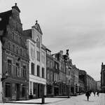 Historische Stadthuser in der Wismarer Altstadt.