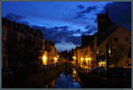 Der Abend dmmert ber dem Mhlenbach in Wismar.