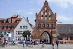 Das Wassertor in Wismar an der Wasserstrae im Nordwesten des historischen Stadtkerns der Stadt ist ein Hafentor der Hansestadt im Stil der Backsteingotik und das letzte erhaltene von ehemals