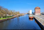 Binnenhafen Anklam mit Speichergeb�ude, aufgenommen von der Peene-Tor-Br�cke.