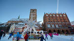 Eislaufspa auf dem Alten Markt in Stralsund.