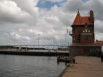 Im Stralsunder Hafen mit der neuen Rgenbrcke und der alten Ziegelgrabenbrcke im Hindergrund.