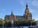 Sowjetisches Ehrenmal vor der Marienkirche am Neuen Markt in Stralsund am 21.