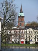 Schwerin; Blick ber Pfaffenteich zur Schelfkirche 18.04.2010