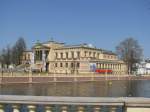 Schwerin; Werderstrae mit staatlichen Museum und Schweriner See 18.04.2010