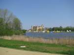 Schwerin; Blick von der Graf-Schack-Allee ber den Bursee zum Schlo [23.04.2011]