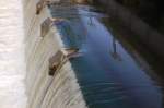 Wasserspiel, an der Karmarschstrae in mitten Hannovers befindet sich ein Stauwehr der Leine.