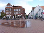 Barsinghausen, Brunnen und Huser am Marktplatz (06.10.2021)