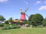 Eine der beiden Zwillingsmühlen in Greetsiel (Juli 2006)