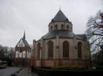 Links im Bild sieht man den Glockenturm (14.