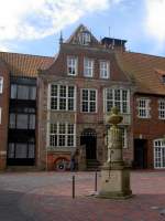 Jever, Rathaus, erbaut von 1609 bis 1619, teilweise neu erbaut 1963 (26.05.2011)