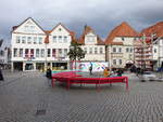 Hameln, Huser und Brunnen am Marktplatz (06.10.2021)