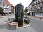 Sch�ningen, Geschichtsbrunnen am Marktplatz (16.08.2025)