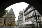 »Das schönste Holzhaus der Welt« steht am Marktplatz von Hildesheim und wurde im Jahr 1529 gebaut - eine künstlerische Meisterleistung der Spätgotik.