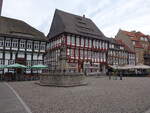 Einbeck, Fachwerkhuser und Marktbrunnen am Marktplatz (29.09.2023)