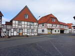 Katlenburg-Lindau, Fachwerkhuser am Marktplatz (01.10.2023)