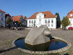 Quakenbrck, Brunnenn und Rathaus am Marktplatz (10.10.2021)