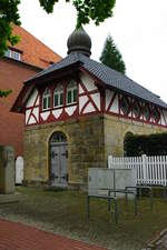 Obernkirchen, Transformatorenhaus am Kirchplatz (09.05.2010)