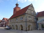 Sachsenhagen, historisches Rathaus am Markt, erbaut 1607 (07.10.2021)