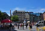 Innenstadt Aachen mit dem  Glaskubus  und regem Treiben - 07.07.2010