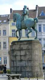 2013-05-01_Aachen-Kaiserplatz-Kaiser-Friedrich III-Denkmal