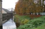 Wassergraben um das Wasserschloss Haus Kemnade