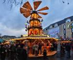 Weihnachtspyramide auf dem Weihnachtsmarkt in Bonn - 27.11.2011