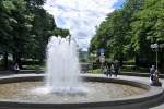 Bonn - Brunnen und im Hintergrund Schlo Poppelsdorf - 15.06.2013